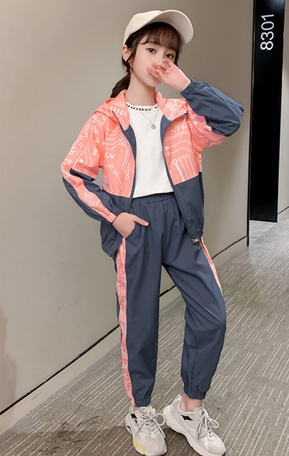 Spring and Autumn Collection Girls' Spring and Autumn Set Leisure and Sports Two Piece Set Suit From a Trendy Brand Suit