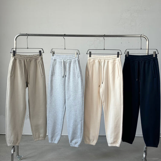 OEM Custom High Quality LOGO Sweatpants with Pockets at the Back Sample Available Plain Sweatpants for Printing American Style