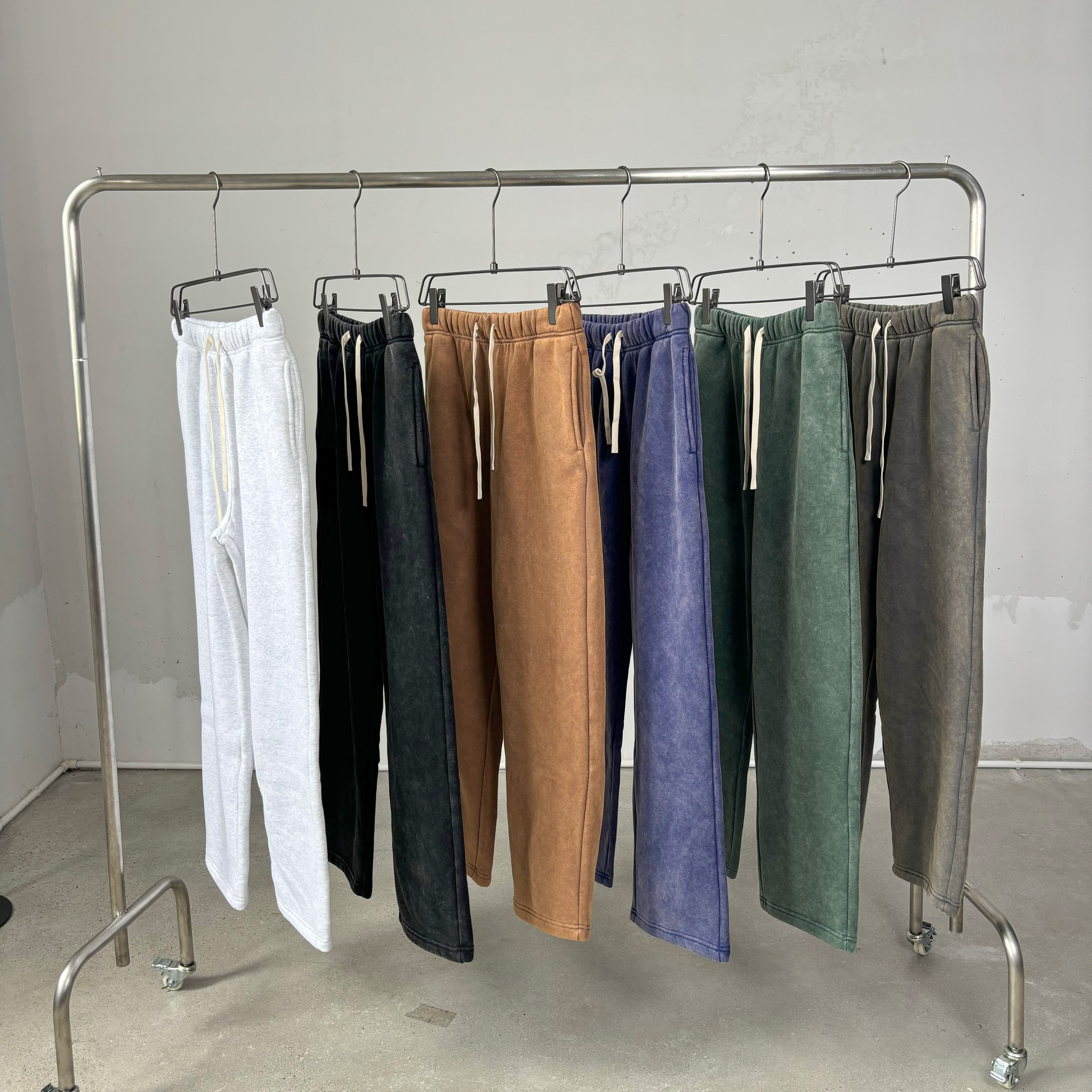OEM Custom 360g Sweatpants Casual Fashion New Design Hot Selling Streetwear Distressed Embroidery Personalized Sweatpants